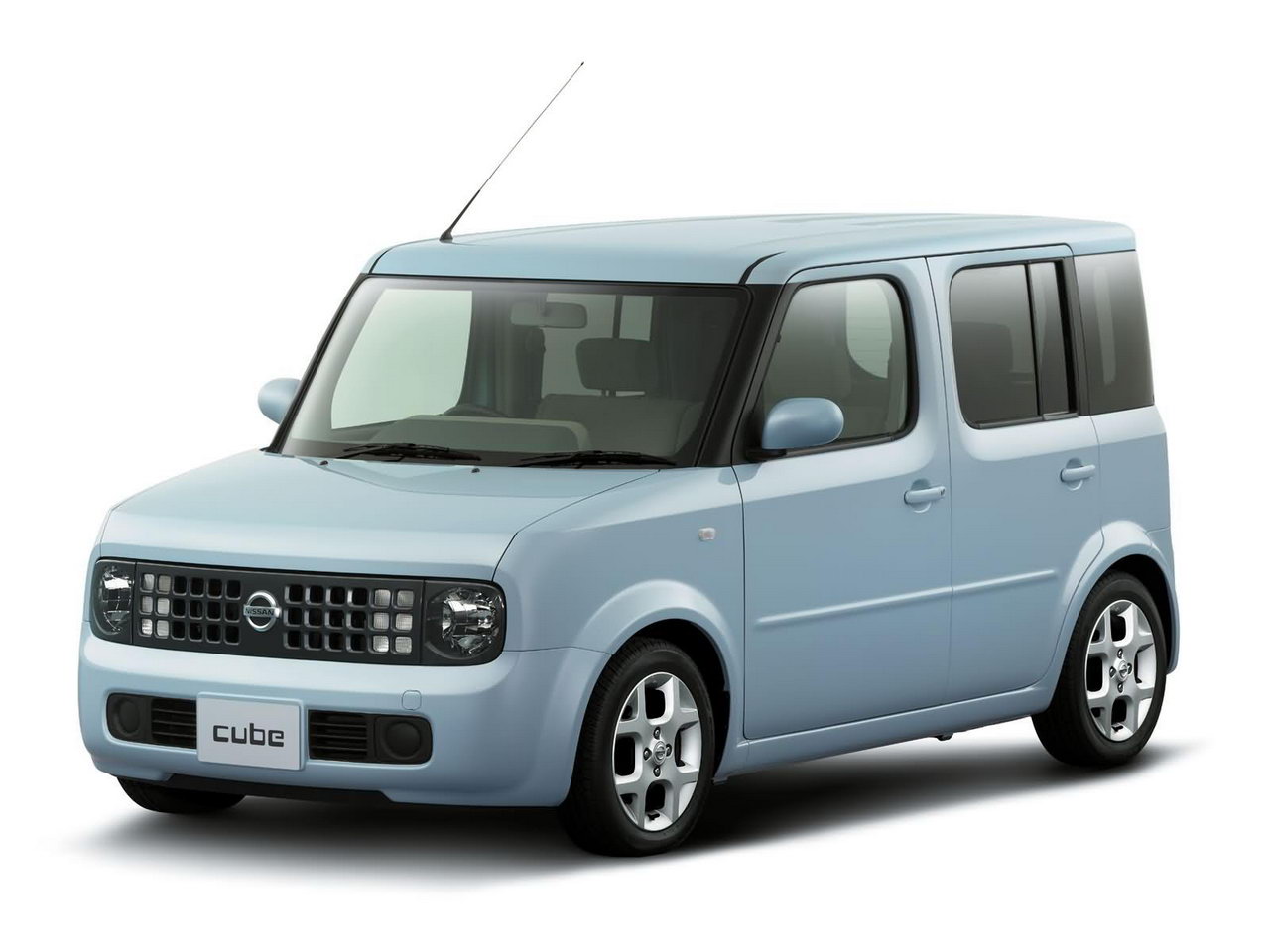 Nissan Cube 2003 001.jpg